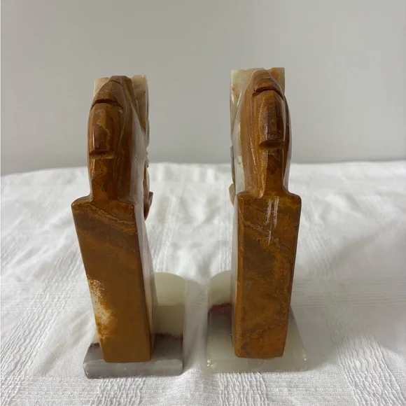 Elegant Brown and Cream Onyx Unicorn Head Bookends